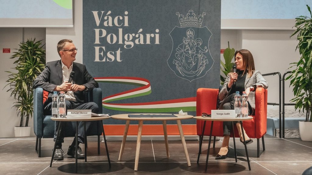 Varga Judit volt a váci Polgári est vendége