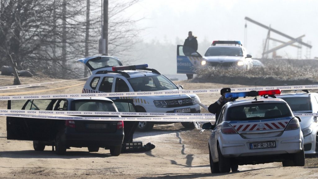 Bűnügyi helyszínelés Erdőkertes váci rendőrök késelés